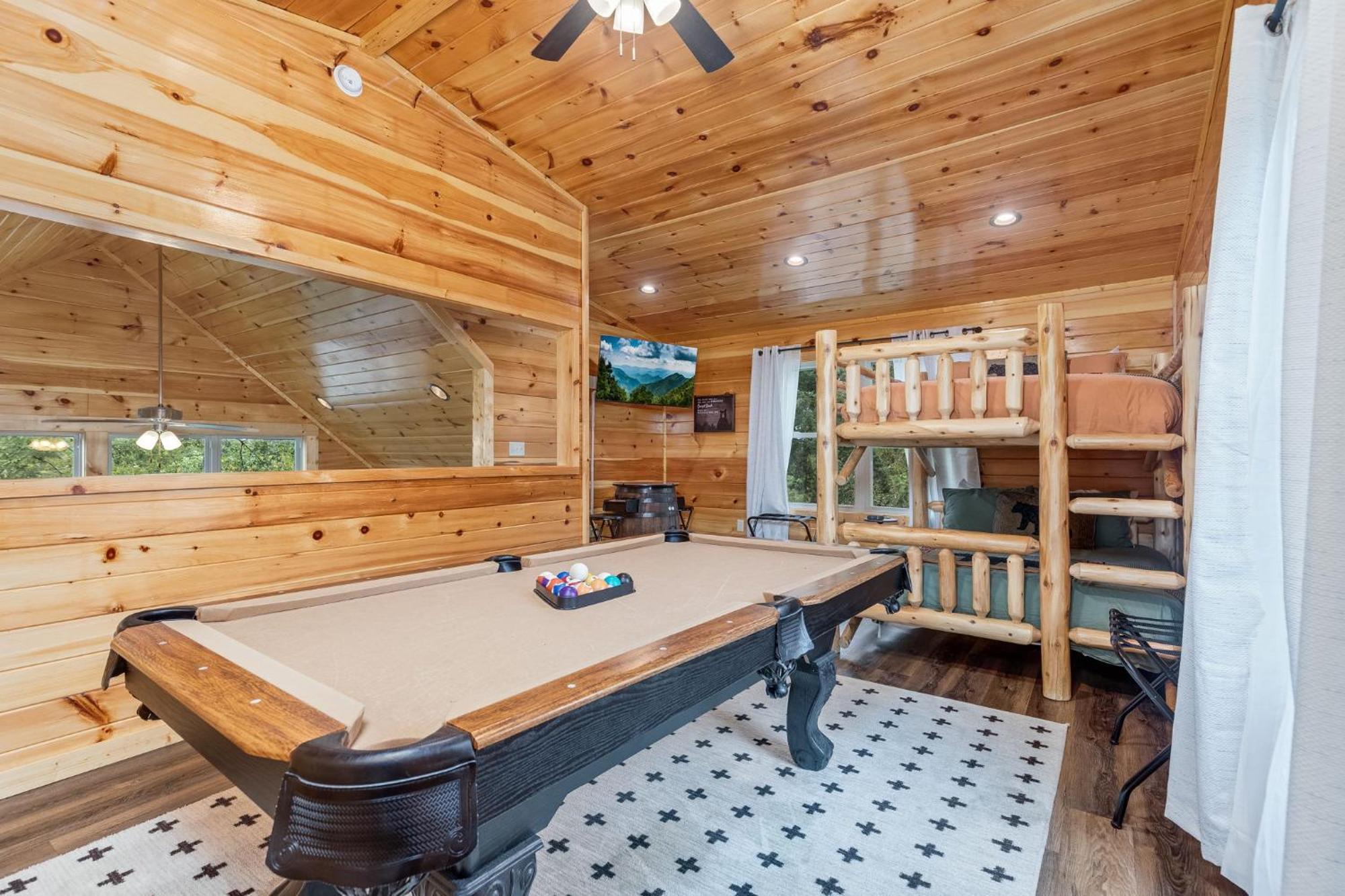 Fully Loaded Cabin In Heart Of Pigeon Forge Kültér fotó