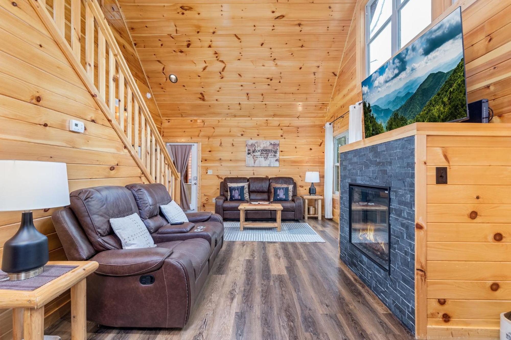 Fully Loaded Cabin In Heart Of Pigeon Forge Kültér fotó